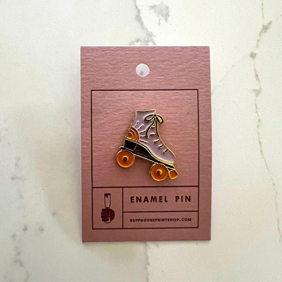 Roller Skate Enamel Pin (NEW) - Picture 2 of 2
